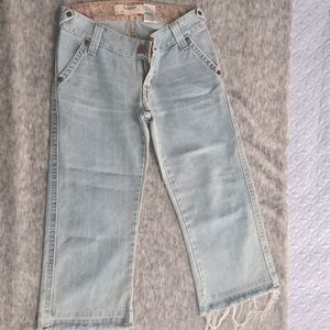 Cut off Levi’s jeans